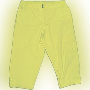 Chico’s Plus Size Lime Green Yellow Capri Cargo Pants Size 2.5/14/L